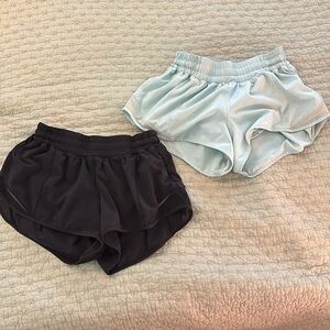 Lululemon hotty hot 2.5in shorts